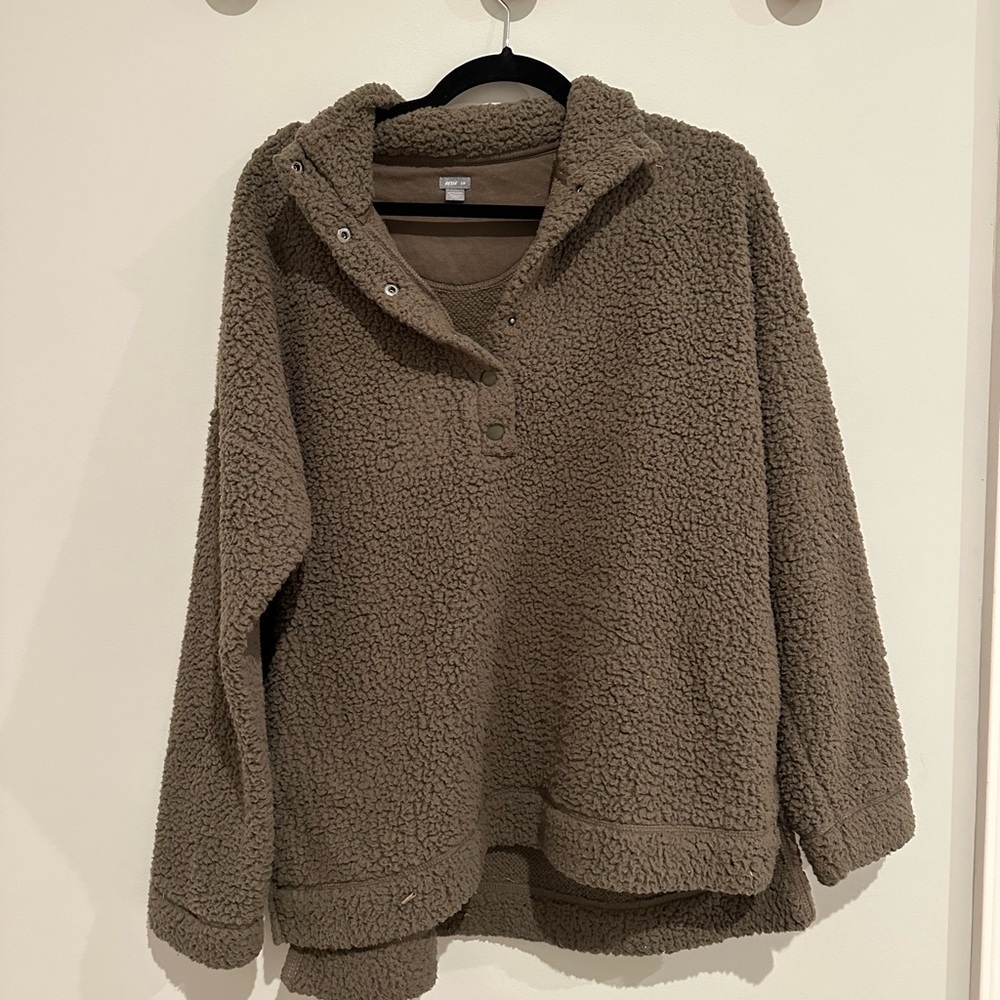 Aerie teddy style pull over